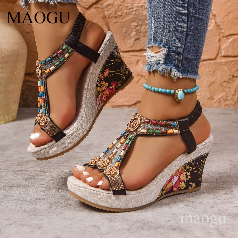 Ethnic Fashion For Women - Boho sandalen met kralen en bloemenprint