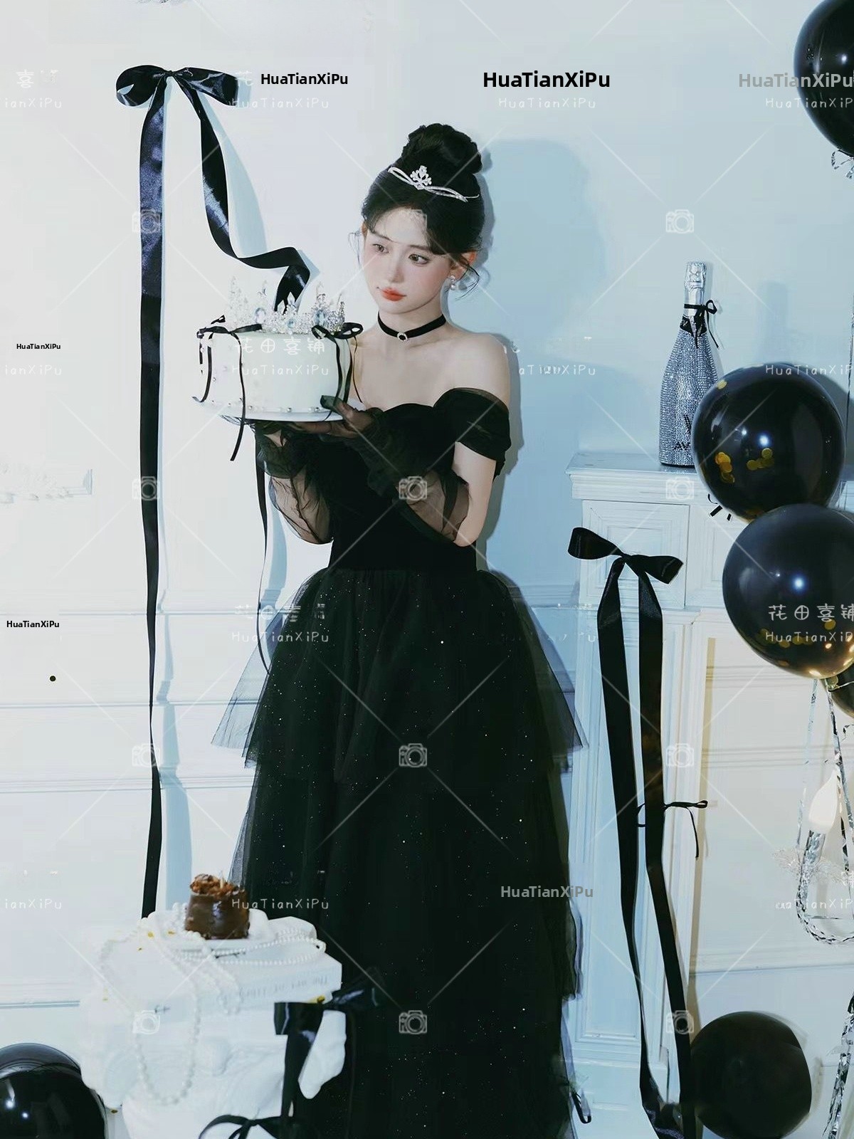 Ethnic Wear - Zwart prinsessenkostuum in vintage Hepburn-stijl, studiofotografie