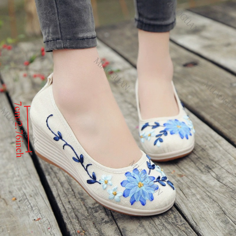 Ethnic Fashion For Women - Geborduurde dames comfort wedge platform schoenen