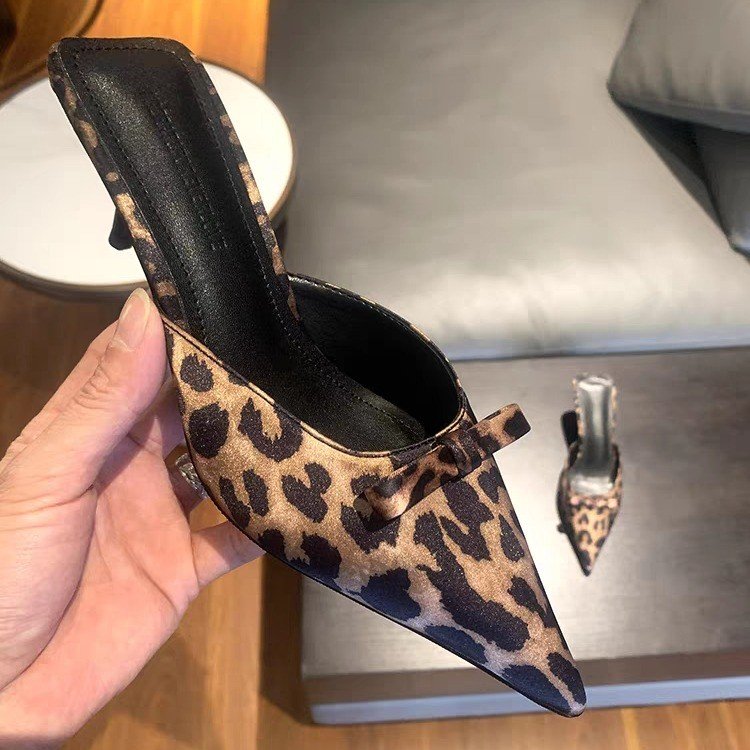 damespantoffels met puntige ho - Ethnic Fashion For Women recensie en prijs